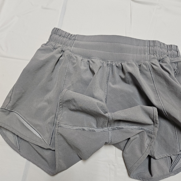 Lululemon Hotty Hot Low-Rise Lined Short 4" (Rhino Grey) - Picture 12 of 15